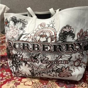 Burberry purse 
Like new